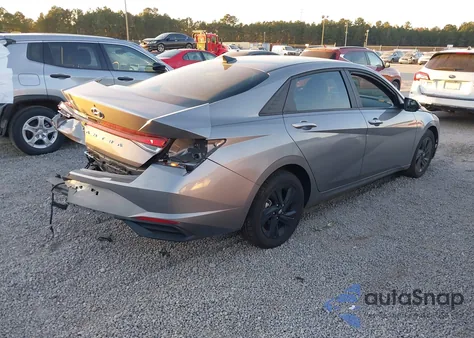 2023 Hyundai Elantra Sel z USA, uszkodzony, nr VIN KMHLM4AG9PU452886